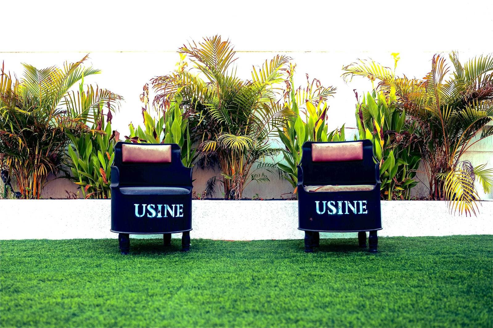 Outdoor lounge seating